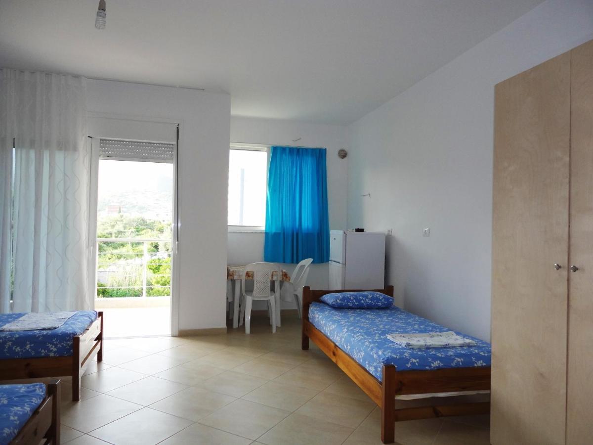 Spiro Guest House Himarë Eksteriør billede