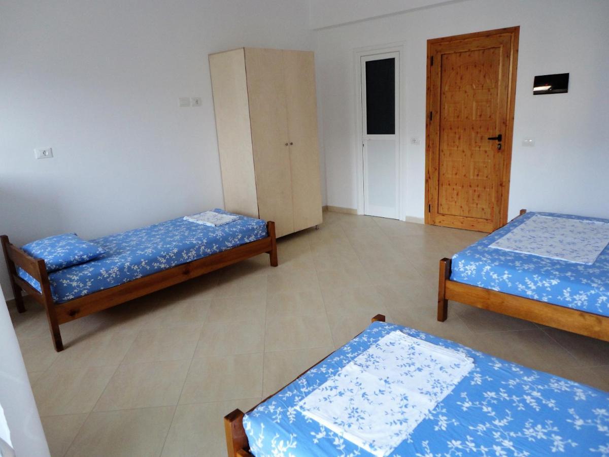 Spiro Guest House Himarë Eksteriør billede