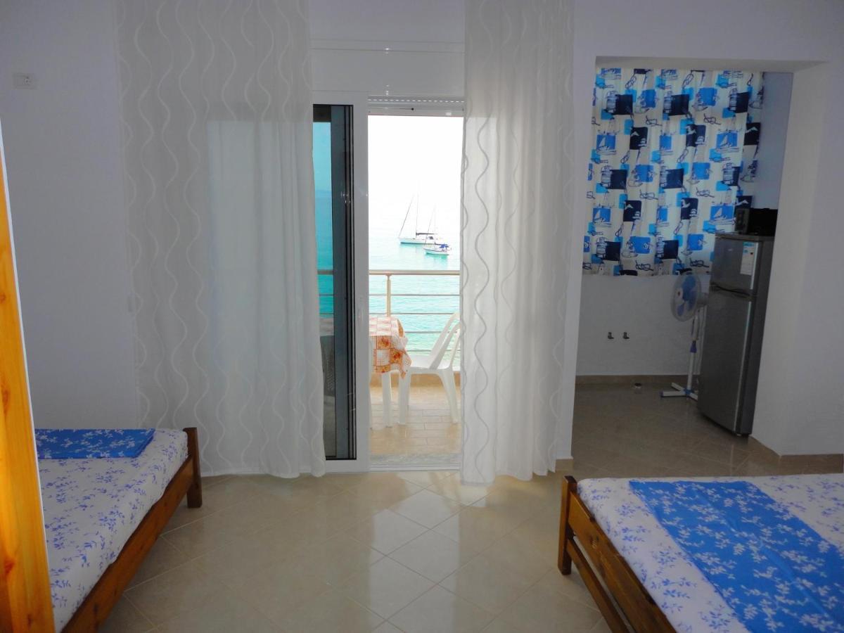 Spiro Guest House Himarë Eksteriør billede