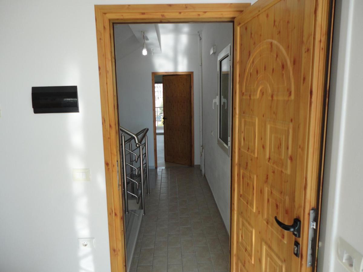 Spiro Guest House Himarë Eksteriør billede