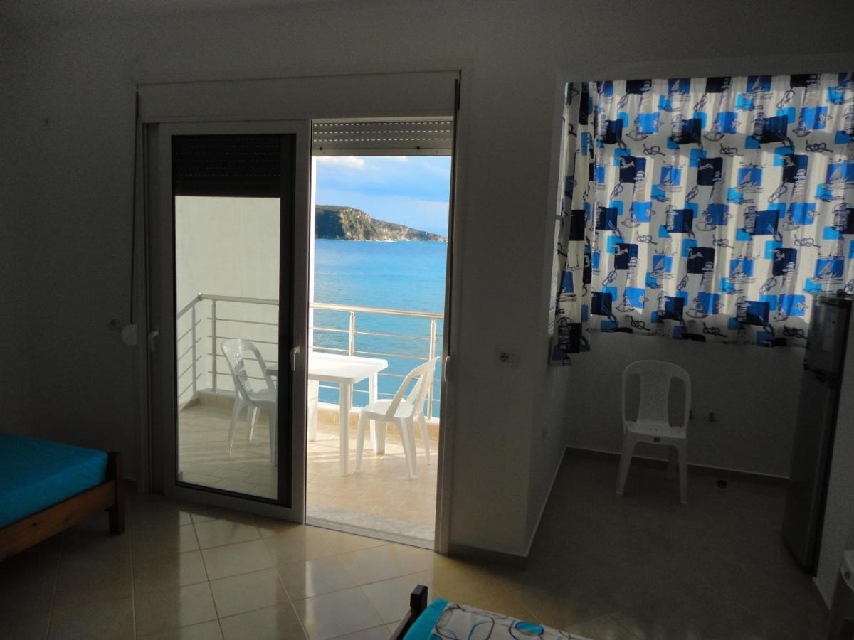 Spiro Guest House Himarë Eksteriør billede