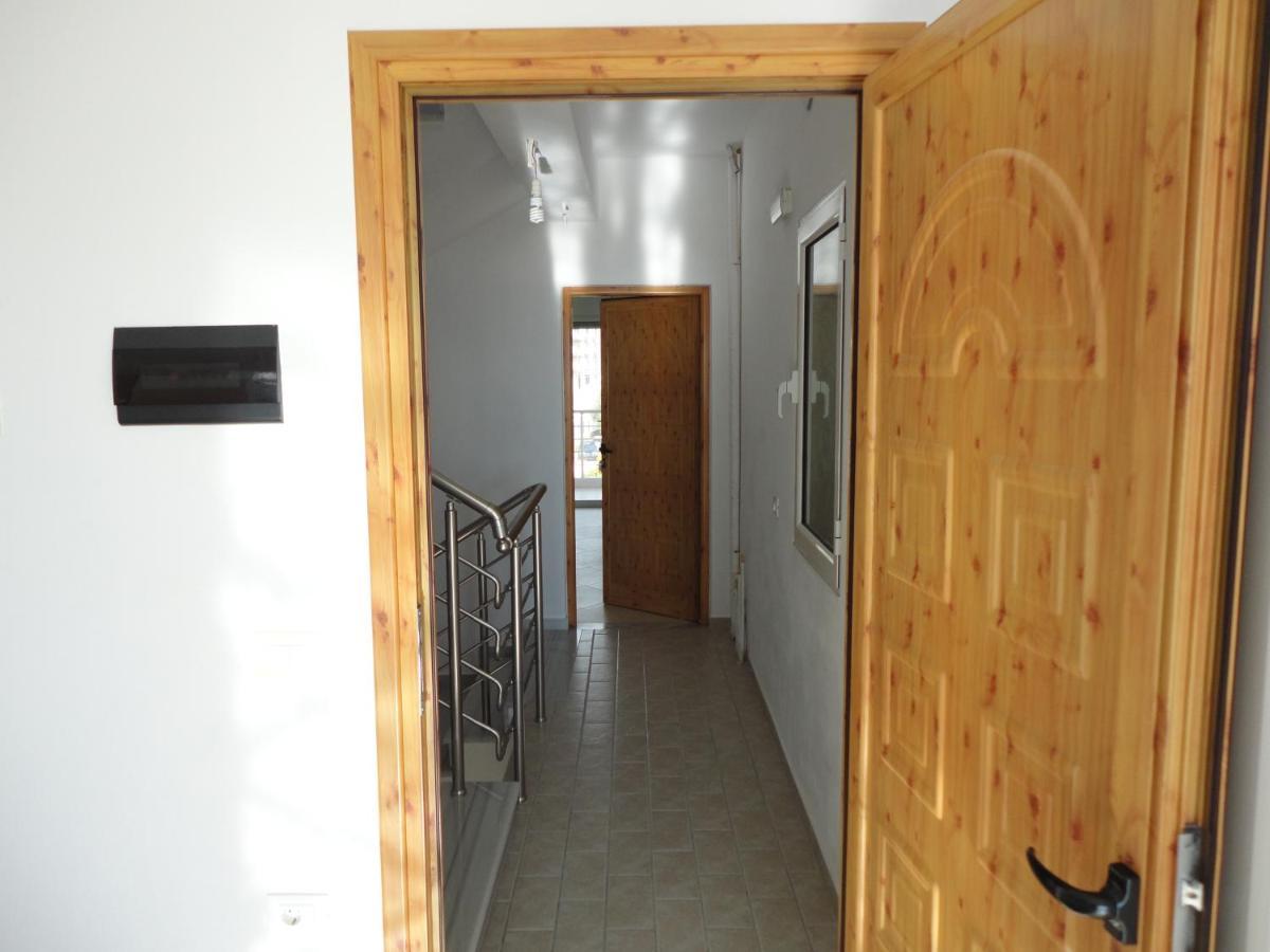 Spiro Guest House Himarë Eksteriør billede